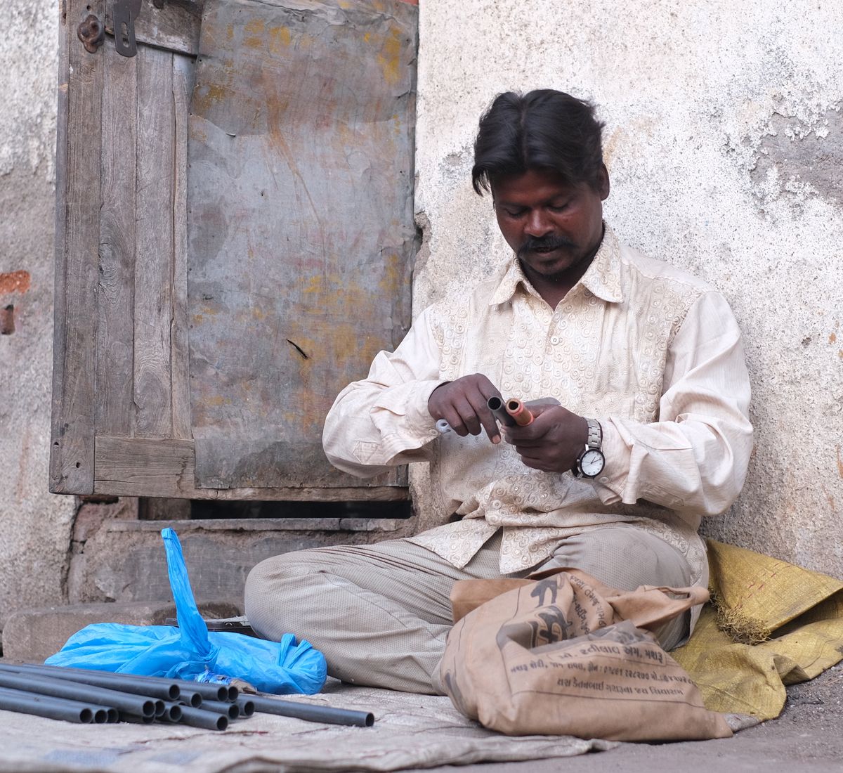 How to book a handyman on Book Ustaad